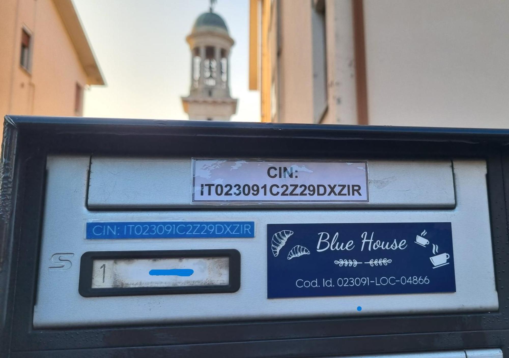 Blue House Apartment - San Massimo فيرونا المظهر الخارجي الصورة